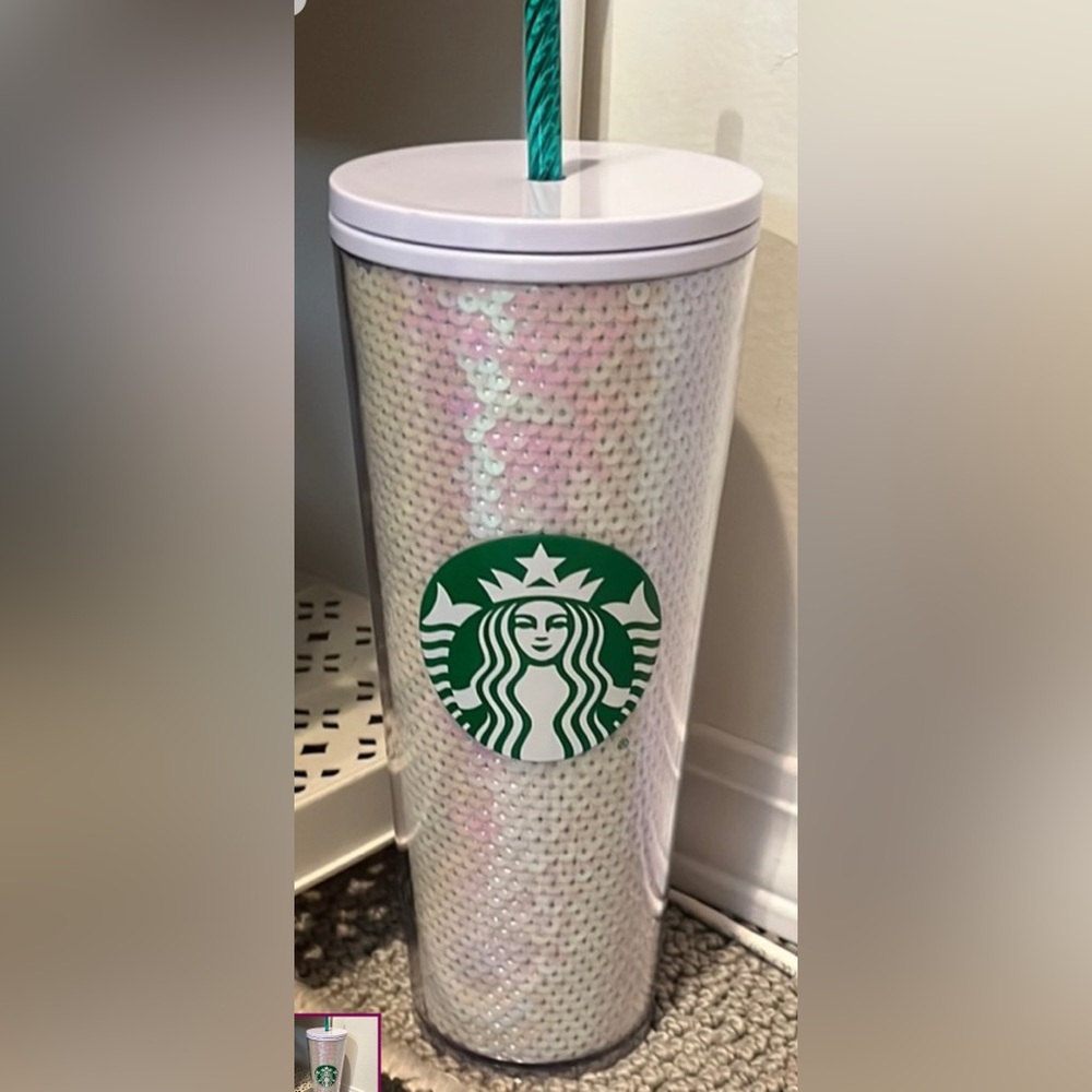 NWT Starbucks 2020 Holiday Exclusive Tumbler White Pink Sequins 24 oz cold